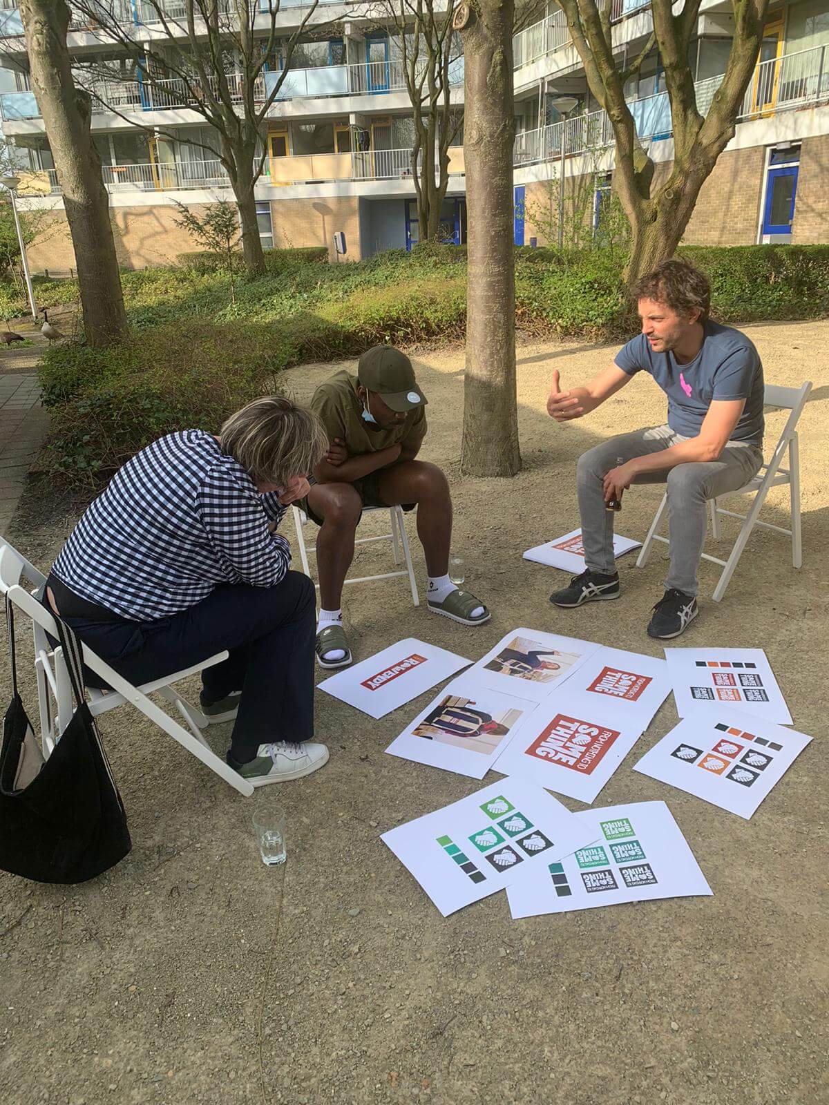 Samen met KopieKoffie beslissingen maken over het logo. 